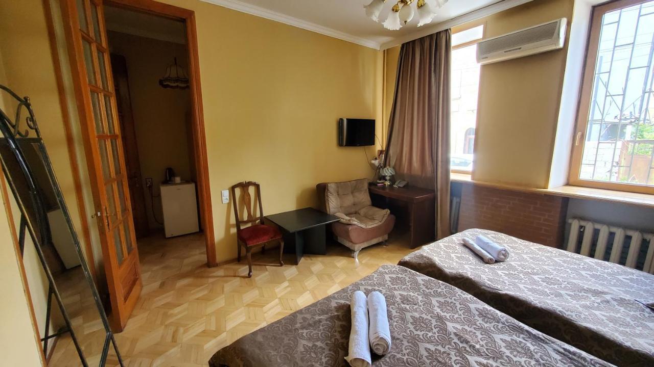 Georgian House Hotell Tbilisi Exteriör bild